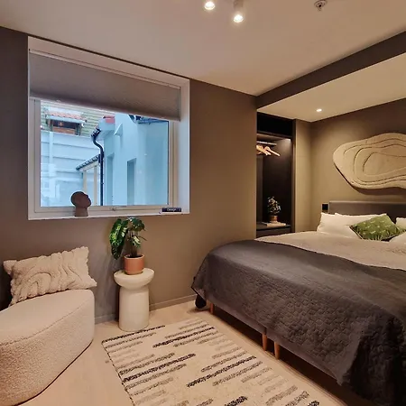 بيت للعطل Brand New & High-end 3 Bedrooms 2 Bathrooms *