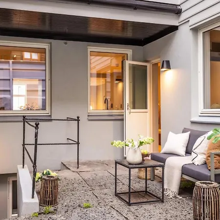 Brand New & High-end 3 Bedrooms 2 Bathrooms