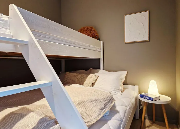 Brand New & High-end 3 Bedrooms 2 Bathrooms Holiday home *