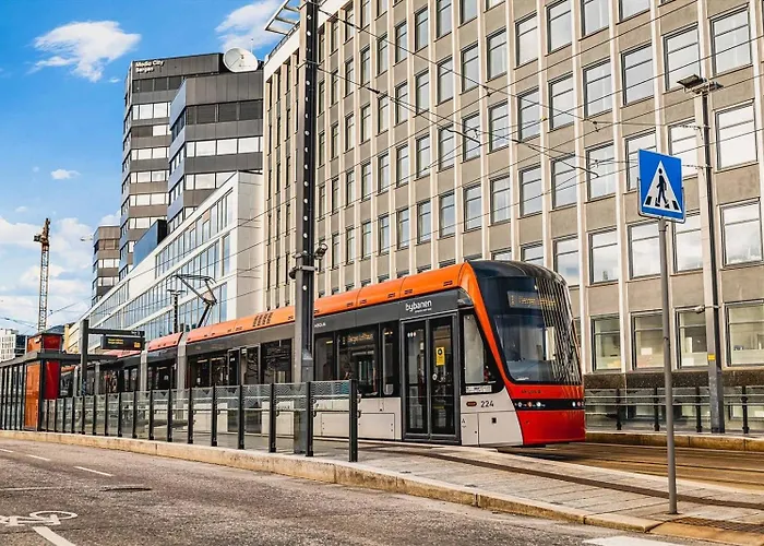 Brand New & High-end 3 Bedrooms 2 Bathrooms *