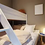 Brand New & High-end 3 Bedrooms 2 Bathrooms Holiday home *