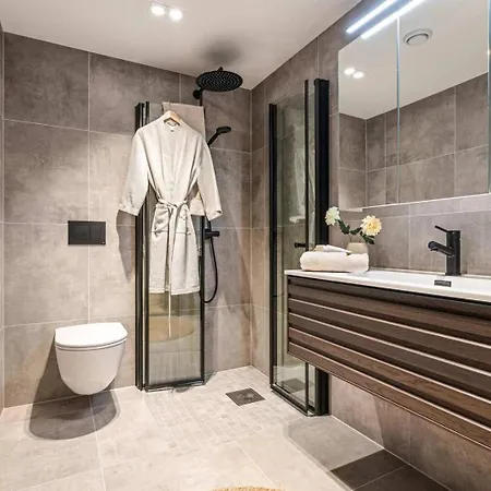 Tatil Evi Brand New & High-end 3 Bedrooms 2 Bathrooms *