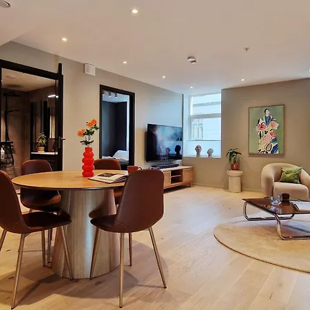 Holiday home Brand New & High-end 3 Bedrooms 2 Bathrooms *